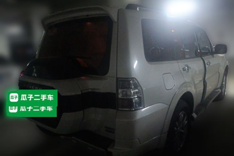 Used Mitsubishi Pajero  Rear Right 45 Deg