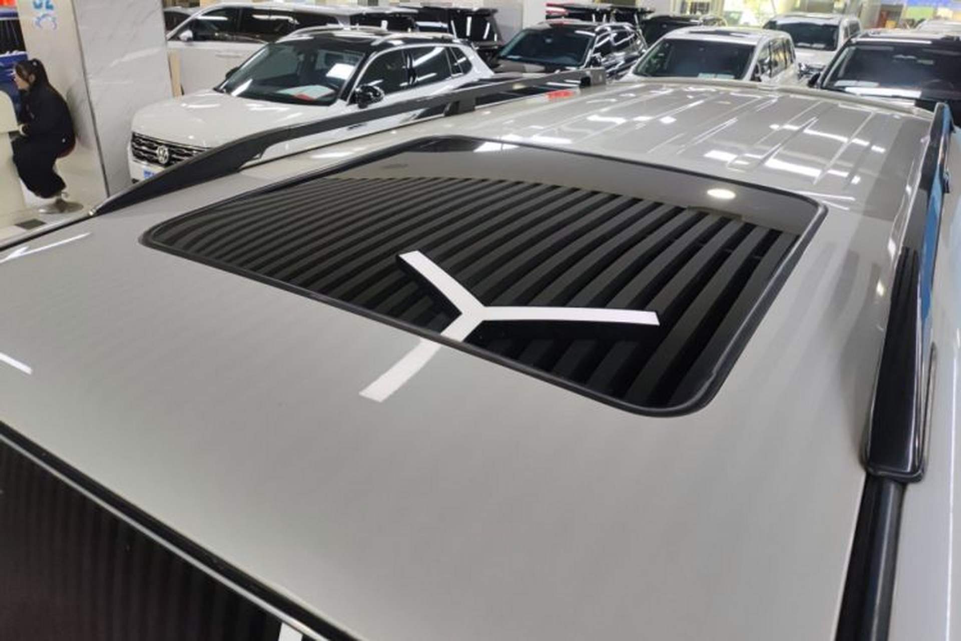 Used Mitsubishi Pajero 2017 V97 3.8L 5-Door GLS Model with Sunroof – U.S. Specification Roof