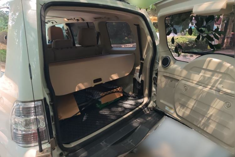 Used Mitsubishi Pajero 2017 V97 3.8L 5-Door GLS Model with Sunroof – Middle East Trunk