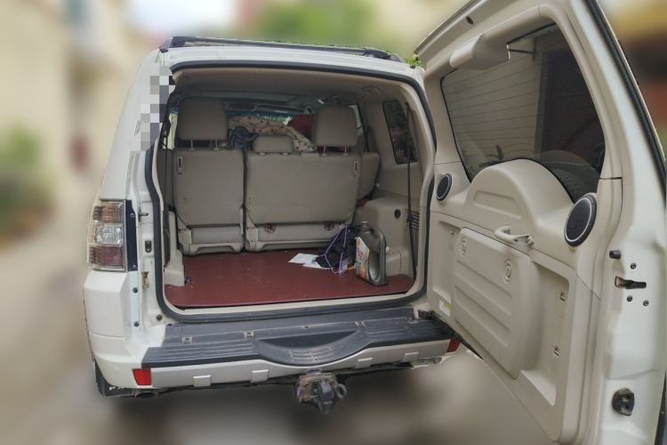 Used Mitsubishi Pajero  Trunk