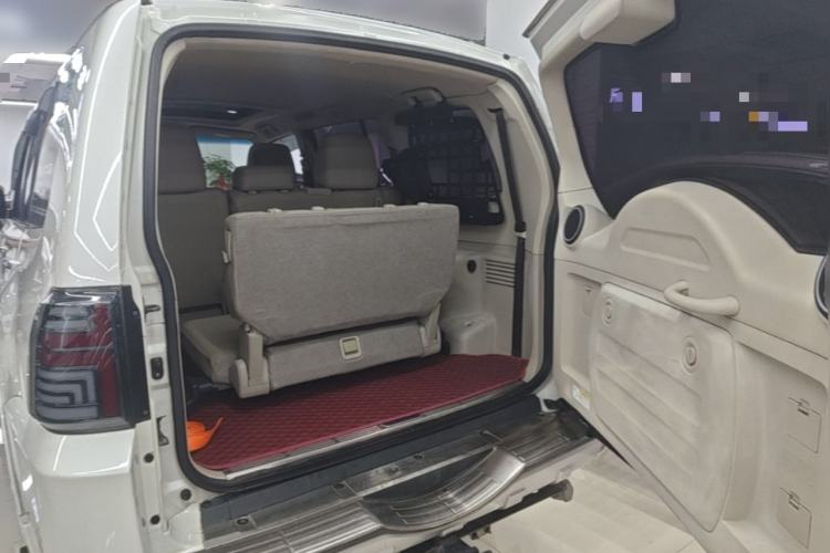 Used Mitsubishi Pajero  Trunk