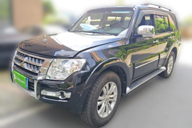 Used Mitsubishi Pajero 2018 V97 3.8L 5-Door GLS Sunroof Dual Differential – Middle East