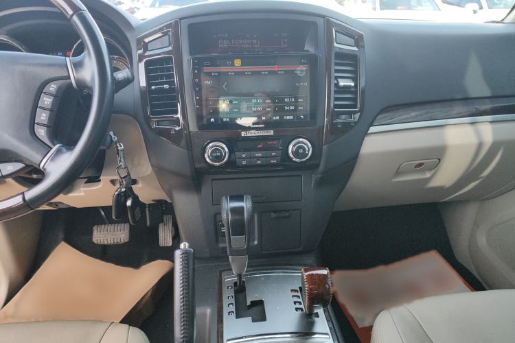 Used Mitsubishi Pajero 2018 V97 3.8L 5-Door GLS Sunroof – Middle East Audio And AC Panel