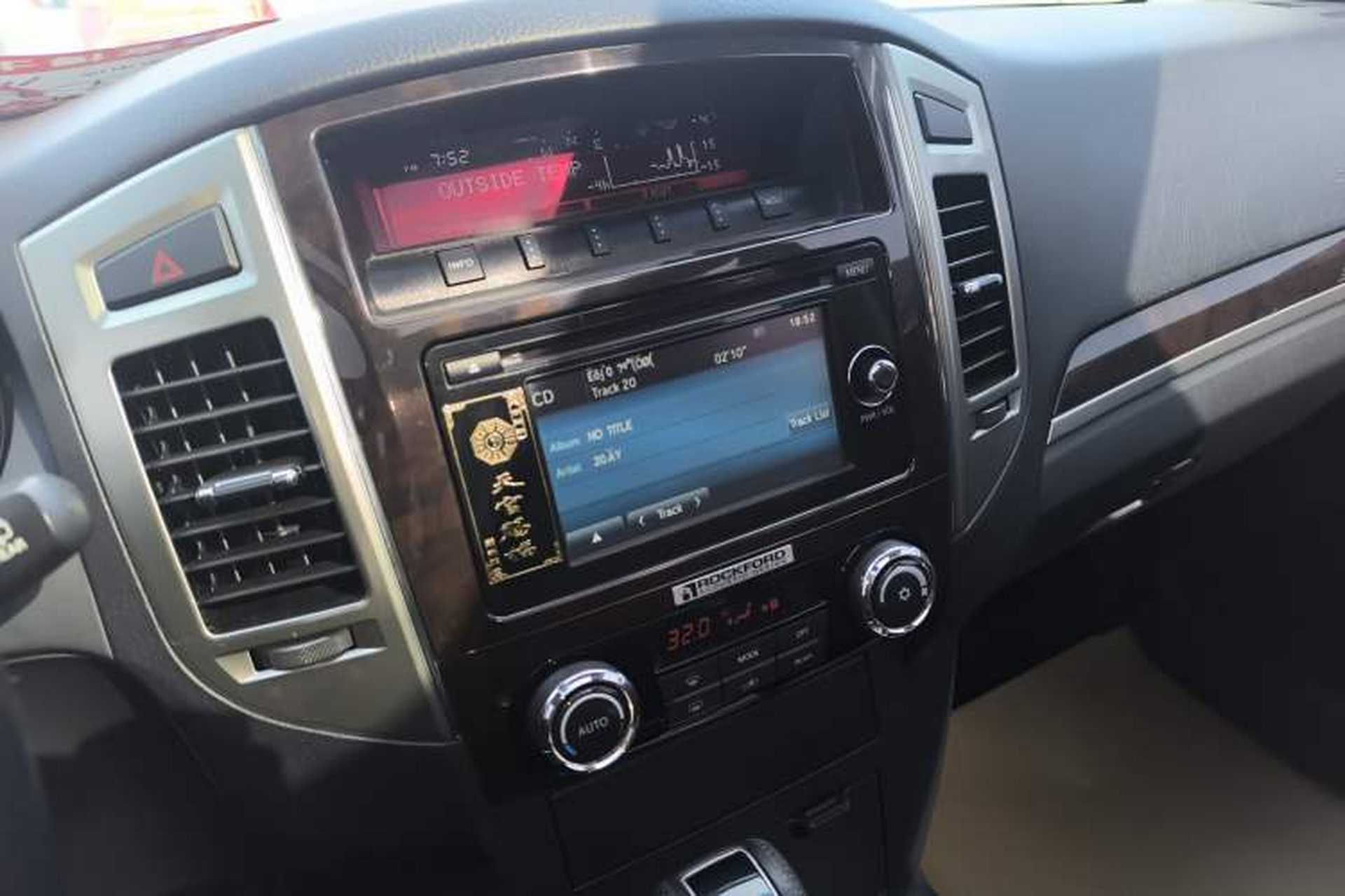 Used Mitsubishi Pajero 2018 V97 3.8L 5-Door GLS Sunroof Single-Difference Model – Middle East Audio And AC Panel