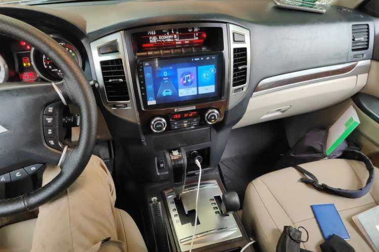 Used Mitsubishi Pajero  Audio And AC Panel