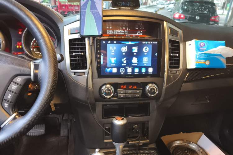 Used Mitsubishi Pajero 2018 3.0L Automatic Comfort Edition Audio And AC Panel
