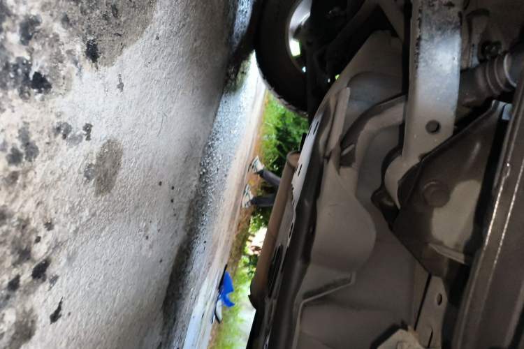 Used Mitsubishi Pajero 2018 3.0L Automatic Standard Edition Chassis Rear Right