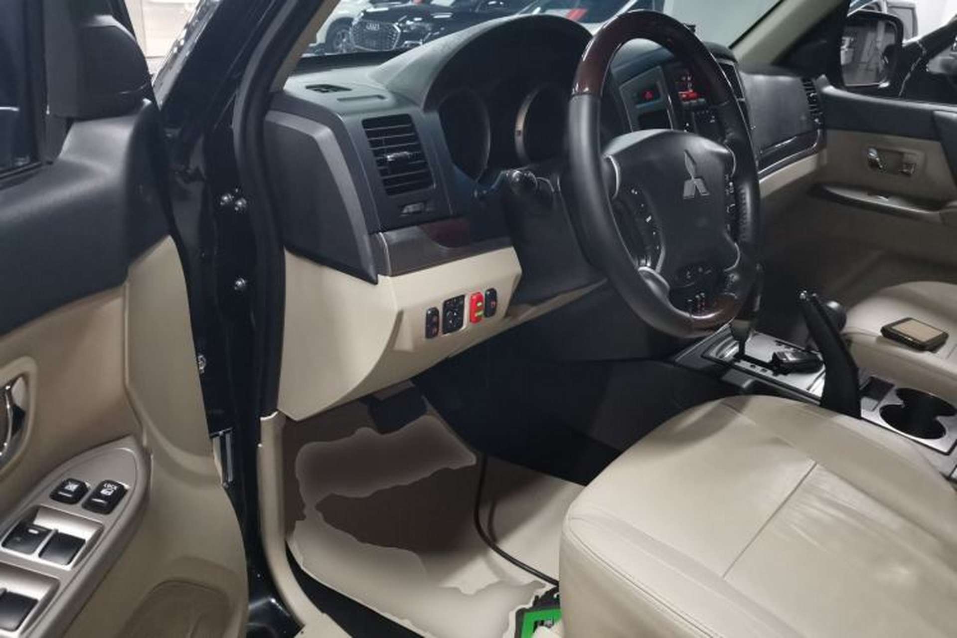 Used Mitsubishi Pajero 2018 V97 3.8L 5-Door GLS Sunroof – Middle East Driver Seat