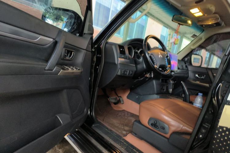 Used Mitsubishi Pajero 2018 3.0L Automatic Standard Edition Driver Seat