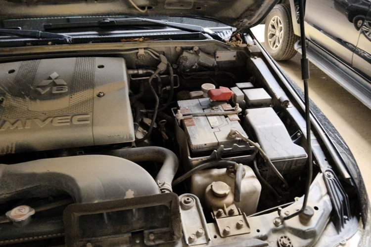 Used Mitsubishi Pajero  Engine Bay Left