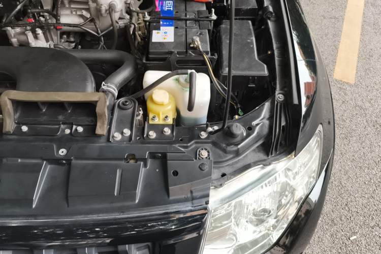 Used Mitsubishi Pajero 2018 3.0L Automatic Comfort Edition Engine Bay Left