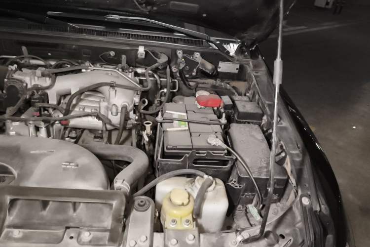 Used Mitsubishi Pajero  Engine Bay Left