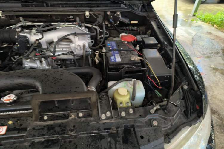 Used Mitsubishi Pajero 2018 3.0L Automatic Standard Edition Engine Bay Left