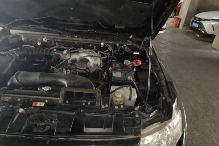 Used Mitsubishi Pajero 2018 3.0L Automatic Comfort Edition Engine Bay Left