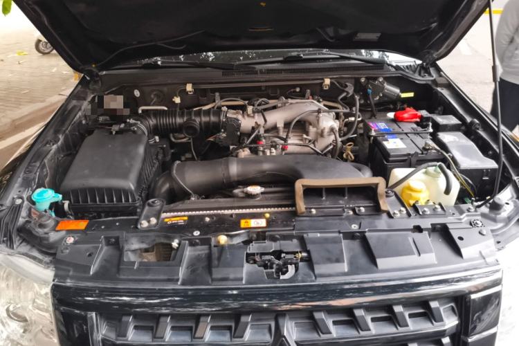 Used Mitsubishi Pajero 2018 3.0L Automatic Comfort Edition Engine Bay