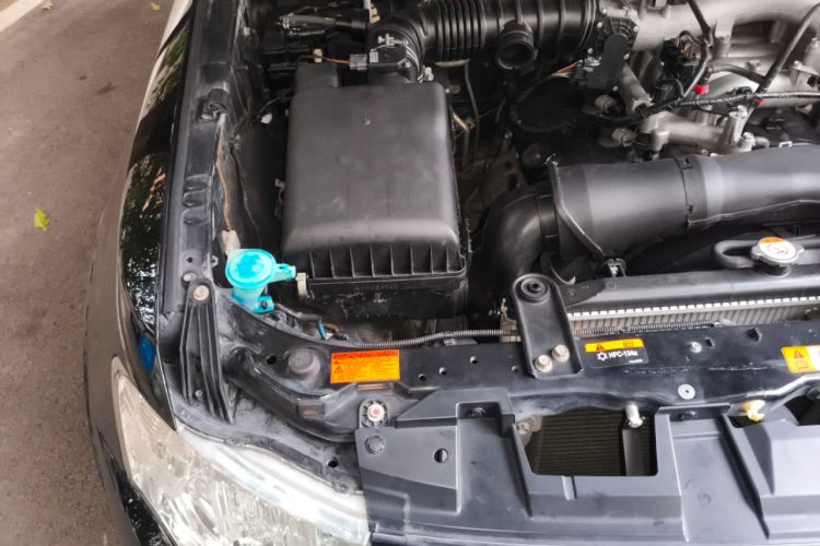 Used Mitsubishi Pajero 2018 3.0L Automatic Comfort Edition Engine Bay Right