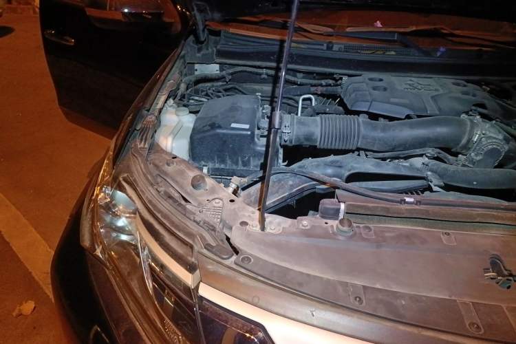 Used Mitsubishi Pajero  Engine Bay Right