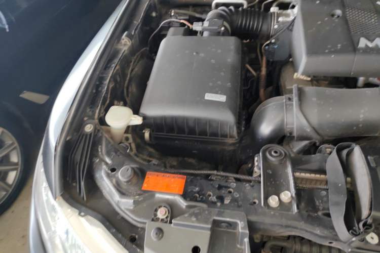 Used Mitsubishi Pajero  Engine Bay Right