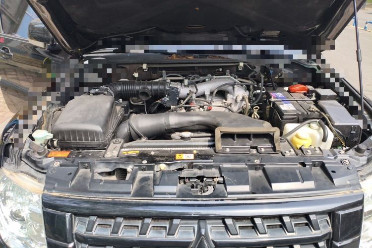 Used Mitsubishi Pajero 2018 3.0L Automatic Comfort Edition Engine Bay