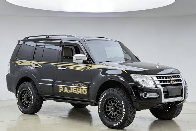 Used Mitsubishi Pajero 2018 V97 3.8L 5-Door GLS Sunroof – Middle East Exterior 2