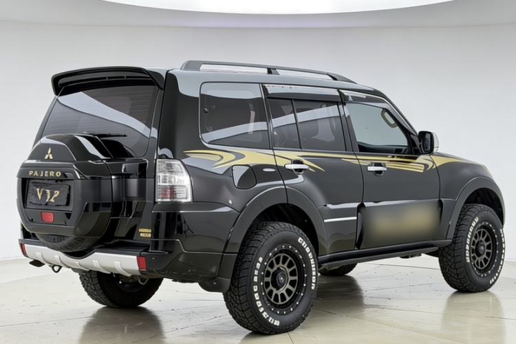 Used Mitsubishi Pajero 2018 V97 3.8L 5-Door GLS Sunroof – Middle East Exterior 4