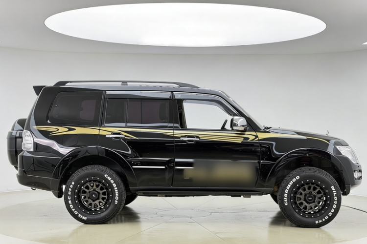Used Mitsubishi Pajero 2018 V97 3.8L 5-Door GLS Sunroof – Middle East Exterior 6