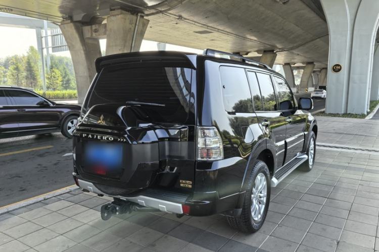 Used Mitsubishi Pajero 2018 V97 3.8L 5-Door GLS Sunroof – Middle East Exterior 8