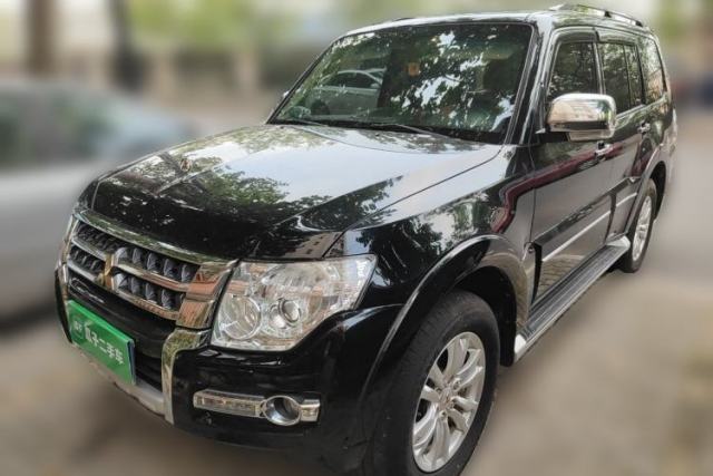 Used Mitsubishi Pajero Pajero (parallel import, 2018 model V97, 3.8L five-door automatic GLS with sunroof, U.S. specification, priced at 380,000 yuan)
