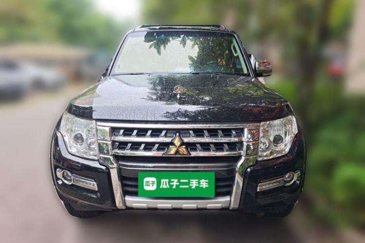 Used Mitsubishi Pajero  Front