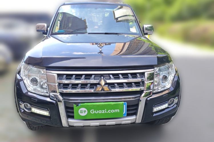 Used Mitsubishi Pajero 2018 V97 3.8L 5-Door GLS Sunroof Dual Differential – Middle East Front