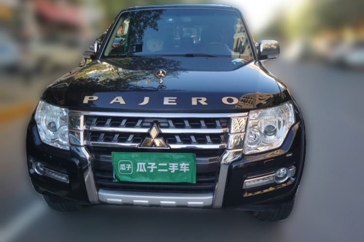 Used Mitsubishi Pajero  Front