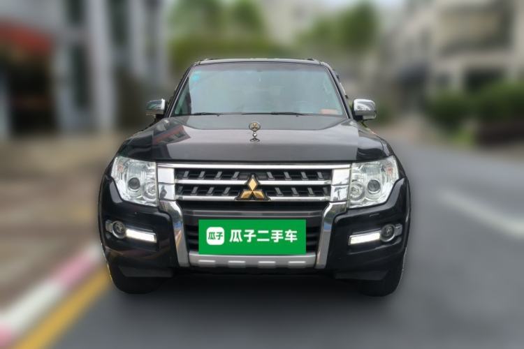 Used Mitsubishi Pajero 2018 V97 3.8L 5-Door GLS Sunroof Dual Differential – Middle East Front