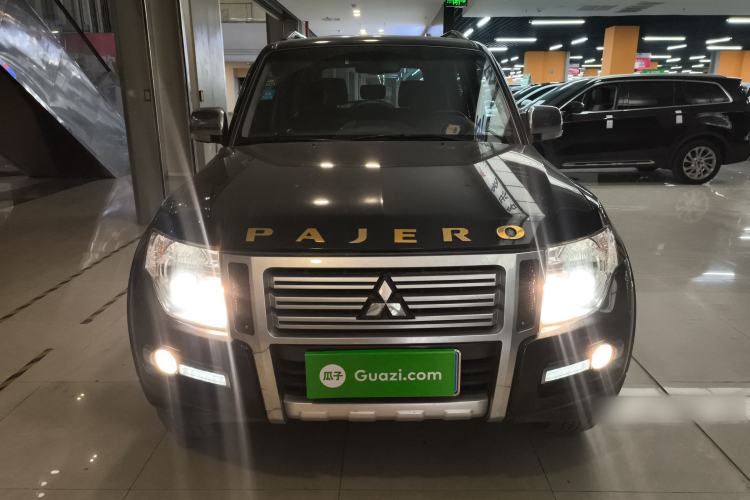 Used Mitsubishi Pajero 2018 3.0L Automatic Luxury Edition Front