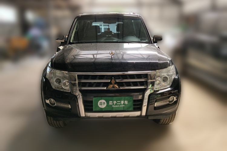 Used Mitsubishi Pajero  Front