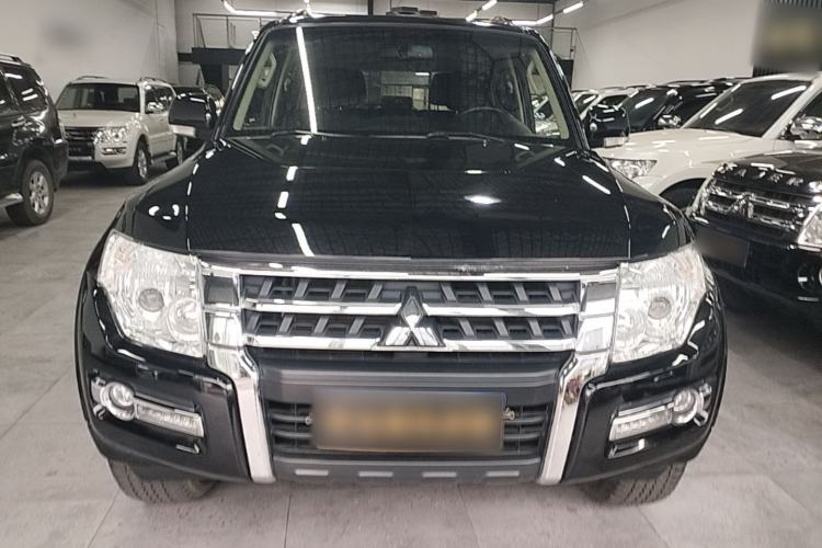 Used Mitsubishi Pajero 2018 3.0L Automatic Standard Edition Front