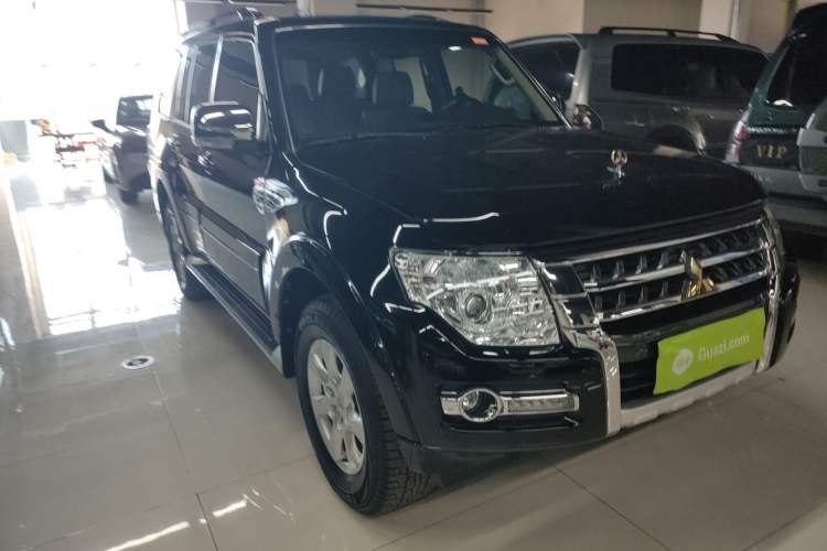 Used Mitsubishi Pajero 2018 3.0L Automatic Luxury Edition Front Right 45 Deg