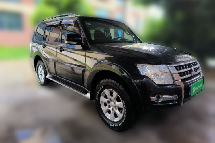 Used Mitsubishi Pajero 2018 3.0L Automatic Standard Edition Front Right 45 Deg