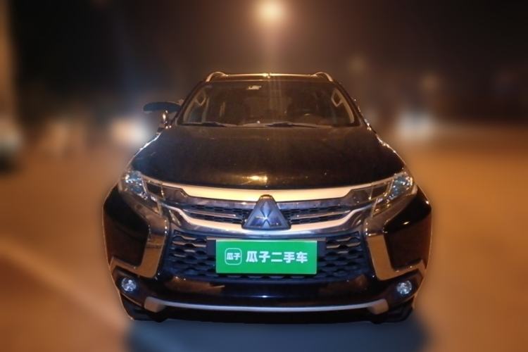 Used Mitsubishi Pajero  Front
