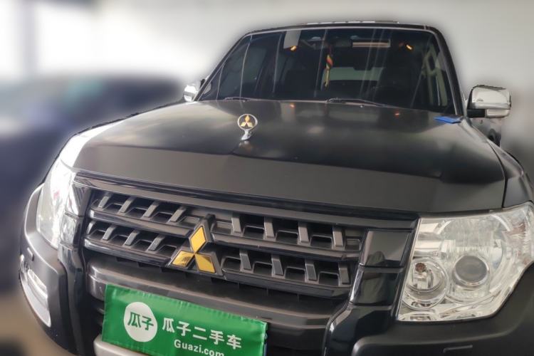 Used Mitsubishi Pajero  Front