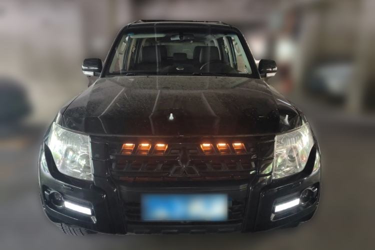 Used Mitsubishi Pajero 2018 3.0L Automatic Comfort Edition Front