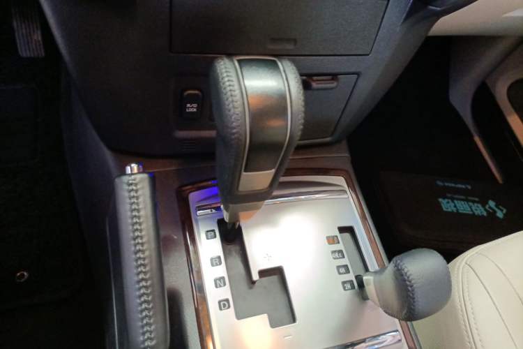 Used Mitsubishi Pajero  Gear Lever
