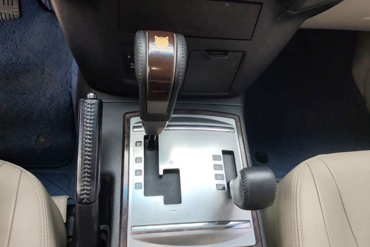 Used Mitsubishi Pajero  Gear Lever