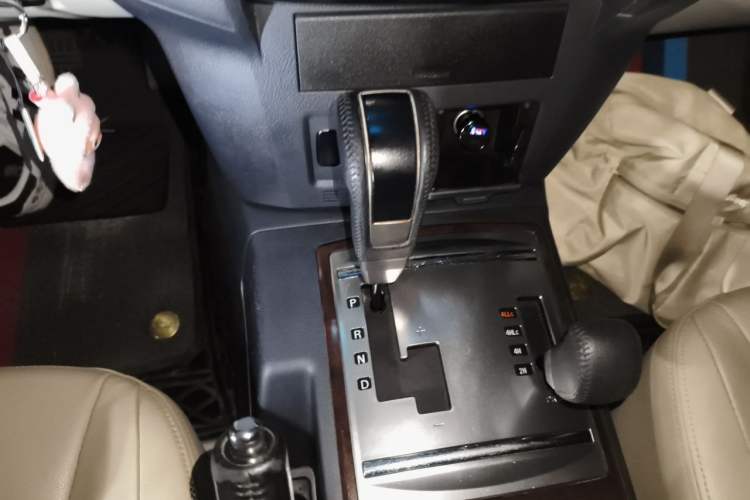Used Mitsubishi Pajero  Gear Lever