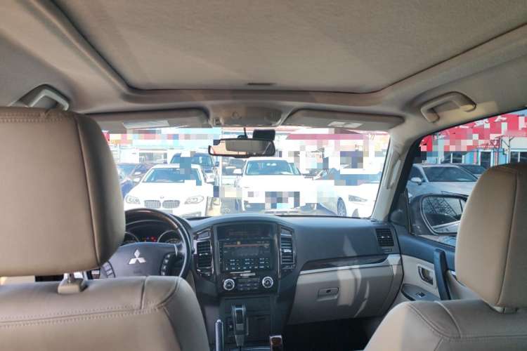 Used Mitsubishi Pajero 2018 V97 3.8L 5-Door GLS Sunroof – Middle East Headliner