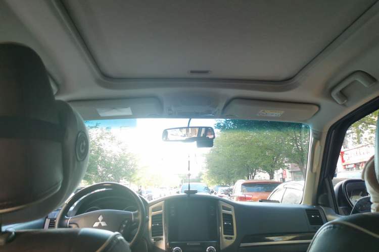 Used Mitsubishi Pajero  Headliner