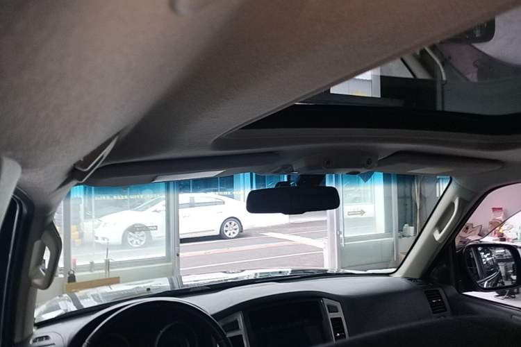 Used Mitsubishi Pajero 2018 3.0L Automatic Standard Edition Headliner