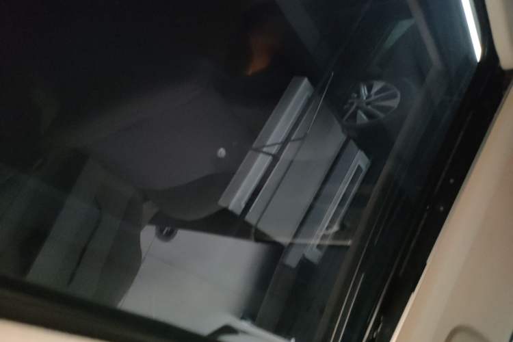 Used Mitsubishi Pajero 2018 3.0L Automatic Luxury Edition Headliner