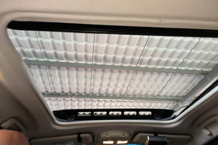 Used Mitsubishi Pajero 2018 3.0L Automatic Standard Edition Headliner