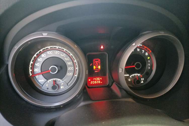 Used Mitsubishi Pajero  Instrument Cluster