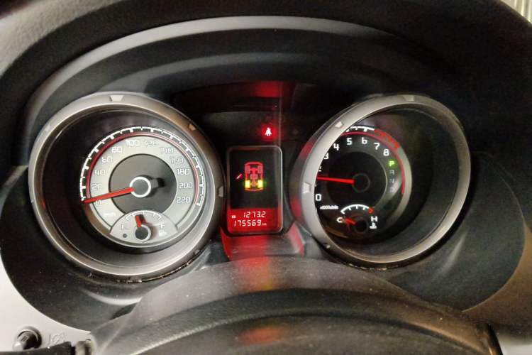 Used Mitsubishi Pajero  Instrument Cluster